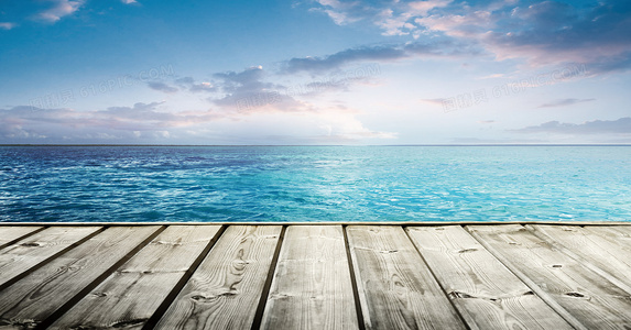 同窗的叙事空间：封闭校园与开放未来的张力